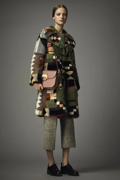 Look 10
